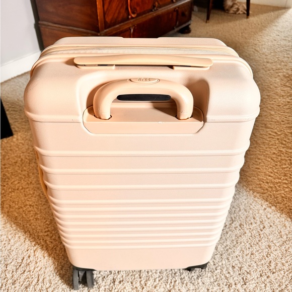 Beis Carry On in Beige - Picture 11 of 16